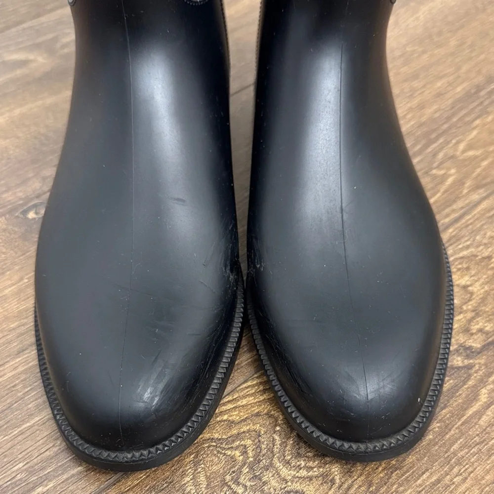 Burberry Women's Black equestrian rain boots with leather straps - Picture 3 of 10